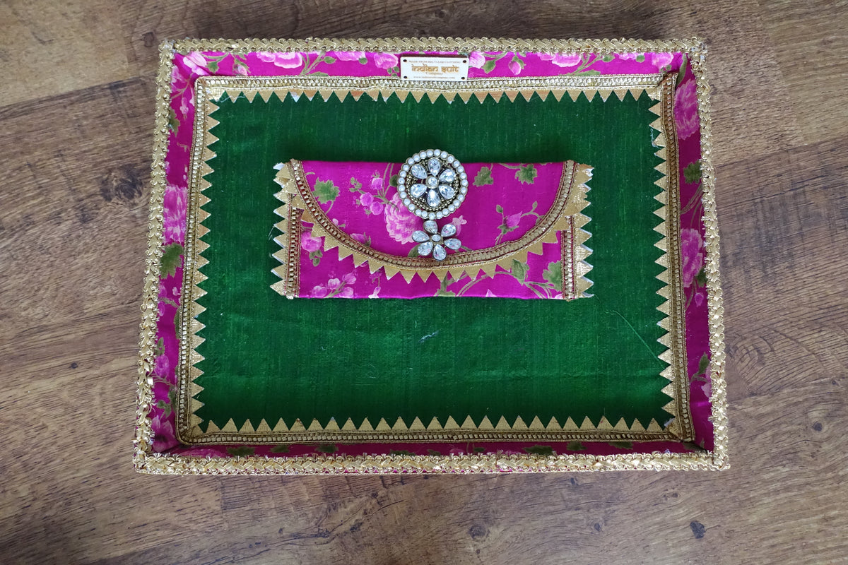 Unique Palette Wedding Gift Packing Wooden Tray with Tissue Pouch Style | Wedding  Trays |Trousseau Trays | Packing Trays (Design-2) : Amazon.in: Home &  Kitchen
