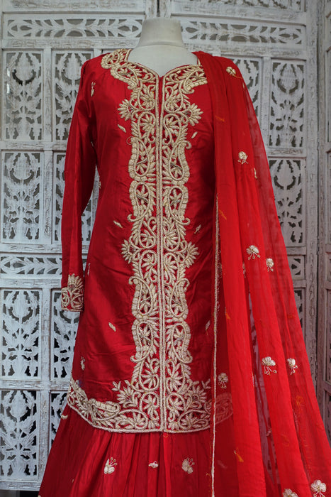 Red Silk Vintage Wedding Lengha - UK 12 / EU 38 - New