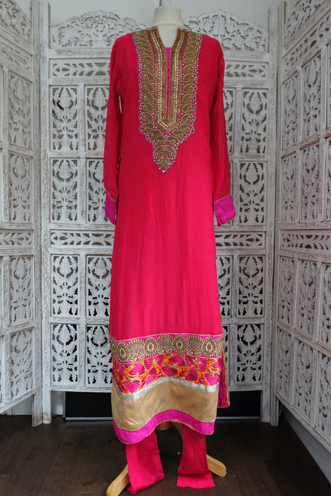 Bright Pink Churidaar - UK 14/ EU 40 - Preloved