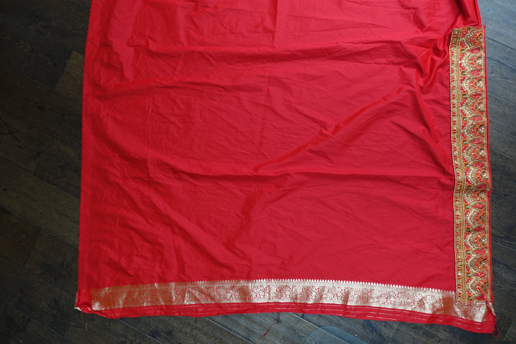 Red Banarsi Wedding Sari With Blouse Piece - New