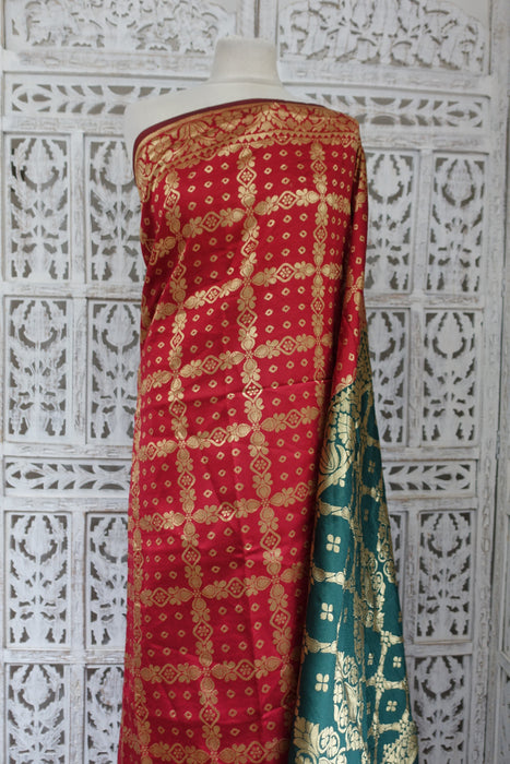 Red And Dark Green Silk Blend Sari With Blouse Piece - New