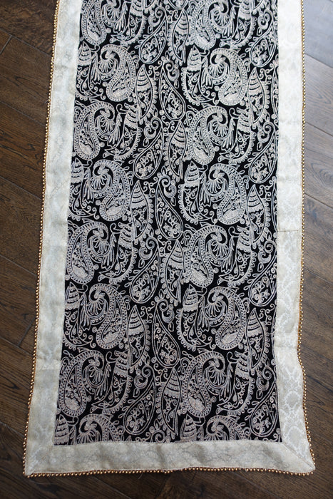 Black And White Narrow Embroidered Dupatta - New