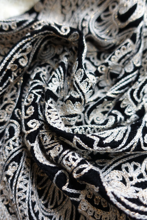 Black And White Narrow Embroidered Dupatta - New
