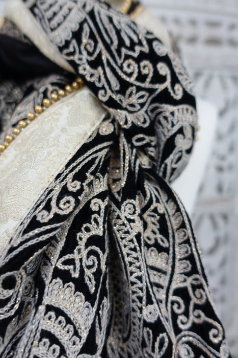 Black And White Narrow Embroidered Dupatta - New