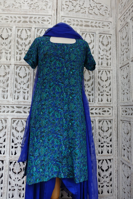 Blue And Green Printed Unlined Silk - Preloved - UK 12 / EU 40