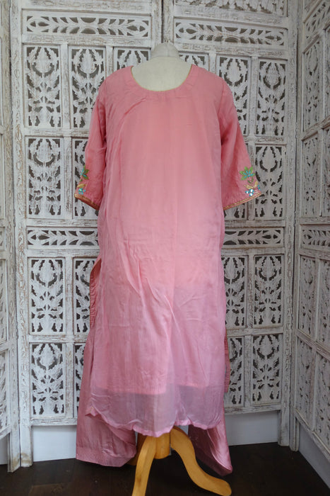 Pink Voile Floral Salwar Ssuit - UK 20/EU 46 - Preloved