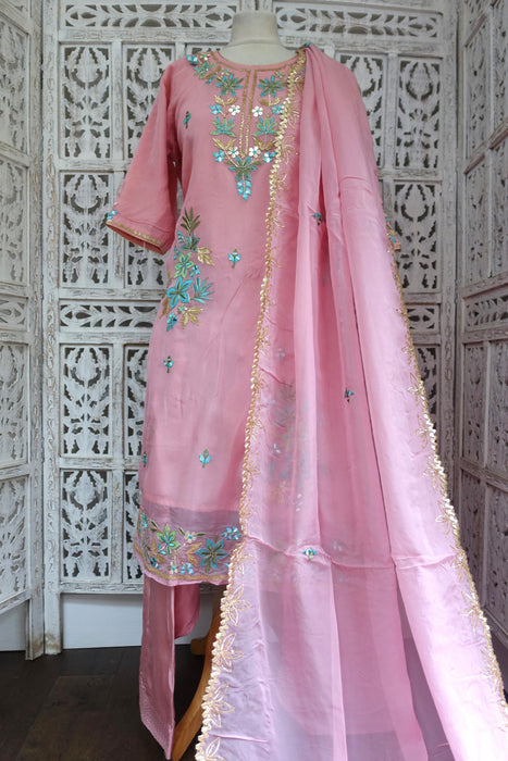 Pink Voile Floral Salwar Ssuit - UK 20/EU 46 - Preloved