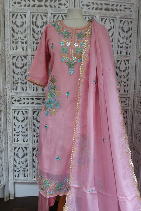 Pink Voile Floral Salwar Ssuit - UK 20/EU 46 - Preloved