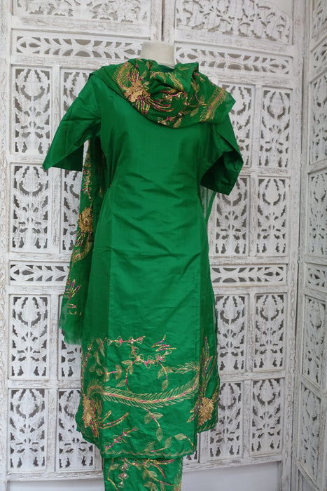 Green VIntage Pure Silk Salwar Kameez - UK 8 / EU 34 - New