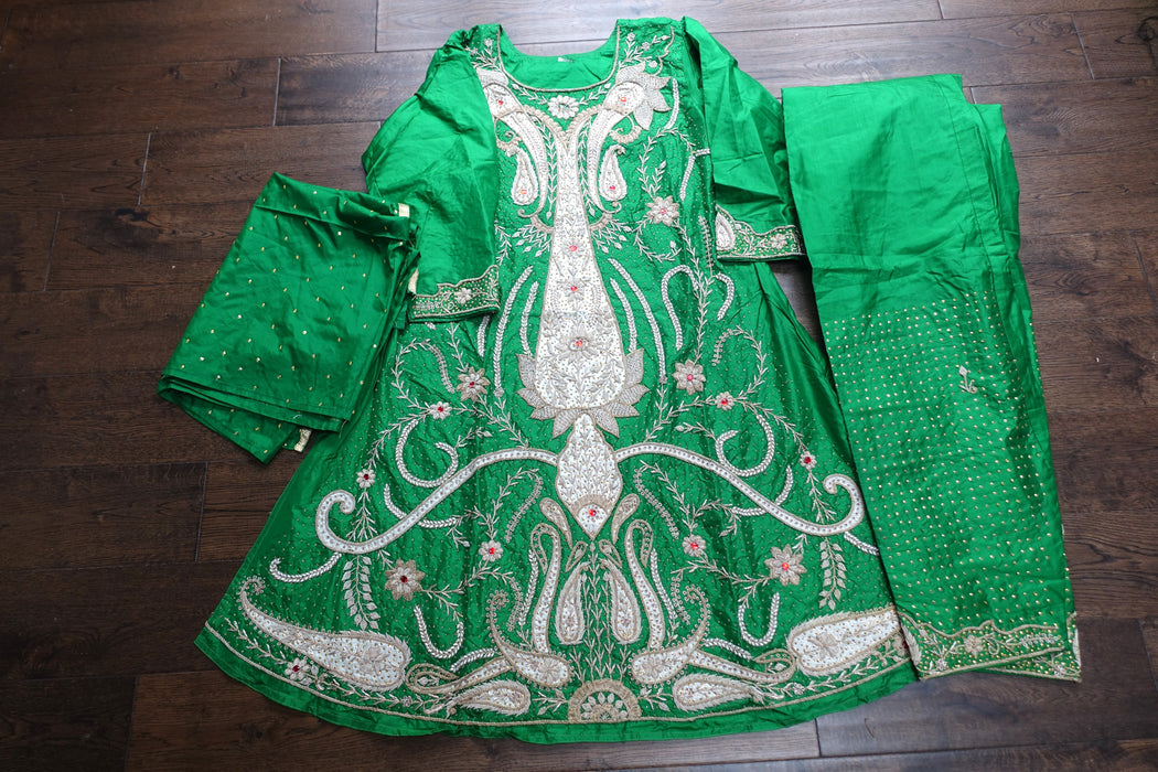 Emerald green vintage salwar kameez - UK 16/EU 42 - Preloved